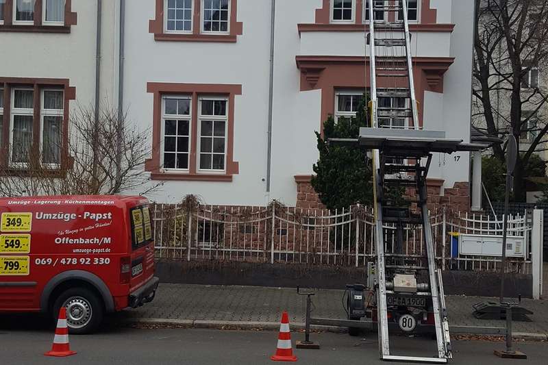 Außenaufzug für sperrige Möbelstücke in Frankfurt