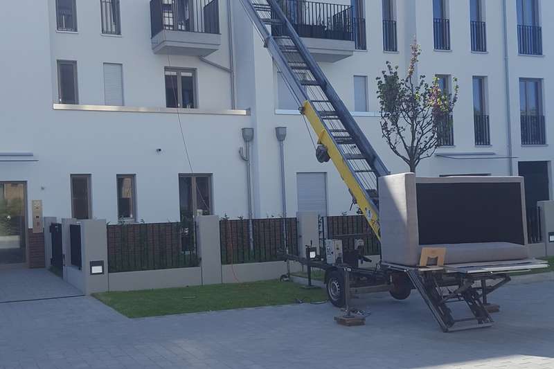 Möbellift mieten für effizienten Etagentransport in Frankfurt